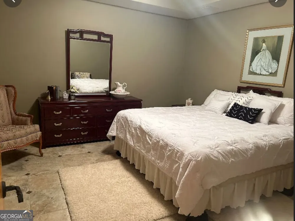 393 Edwards RD Oxford, GA 30054