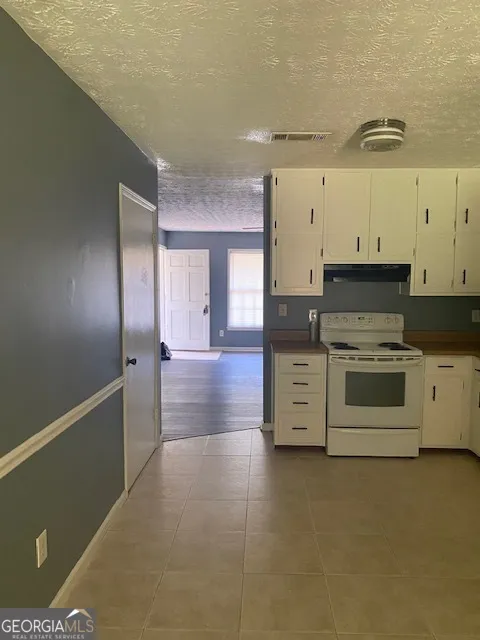 145 Belle DR Fayetteville, GA 30214