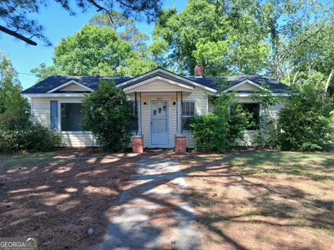 702 N CHURCH