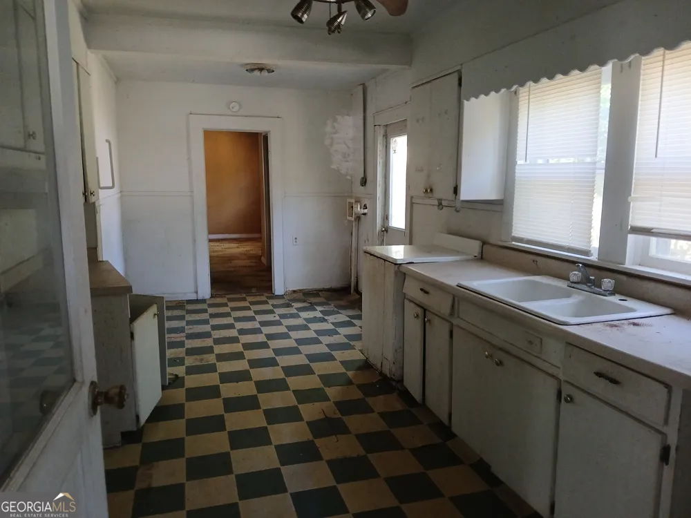 702 N CHURCH Alma, GA 31510