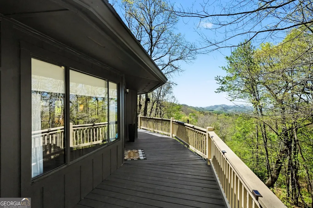 265 Pleasant Mountain DR Sky Valley, GA 30537