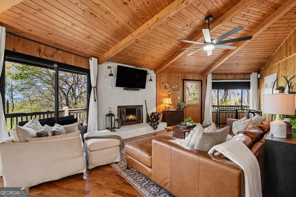 265 Pleasant Mountain DR Sky Valley, GA 30537