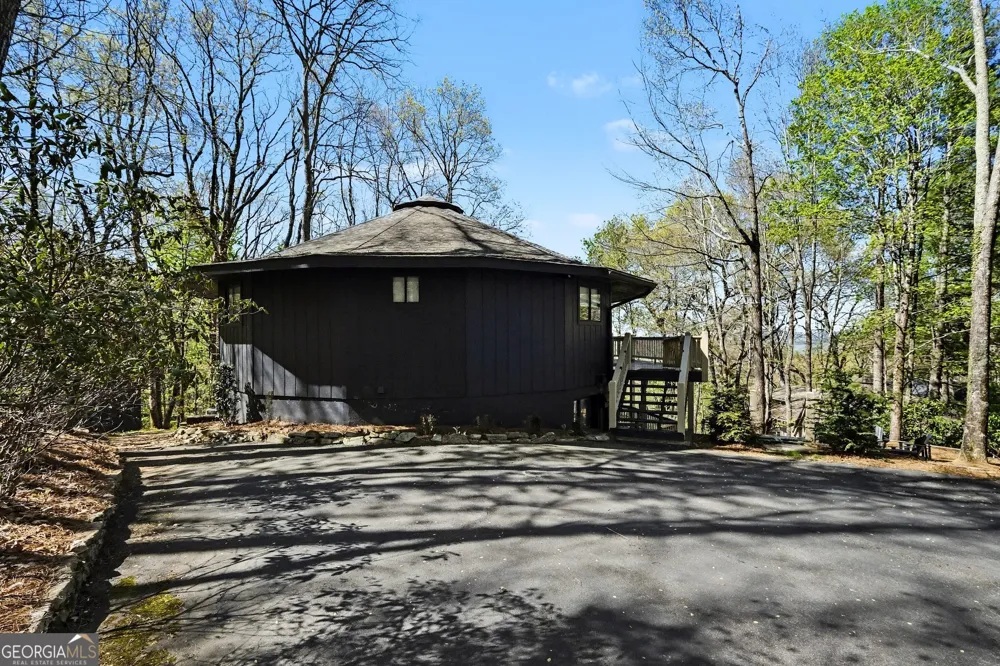 265 Pleasant Mountain DR Sky Valley, GA 30537