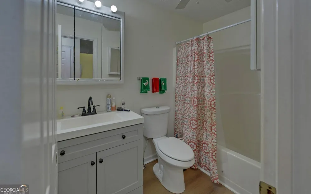 529 Chase Landing RD Martin, GA 30557