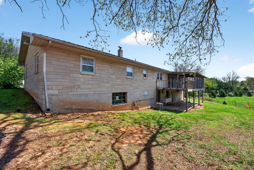 463 Franks Ferry Rd Sparta, TN 38583