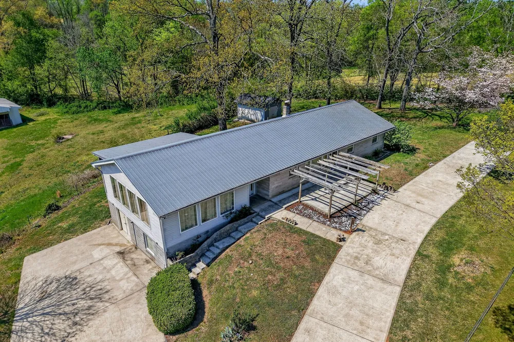 463 Franks Ferry Rd Sparta, TN 38583