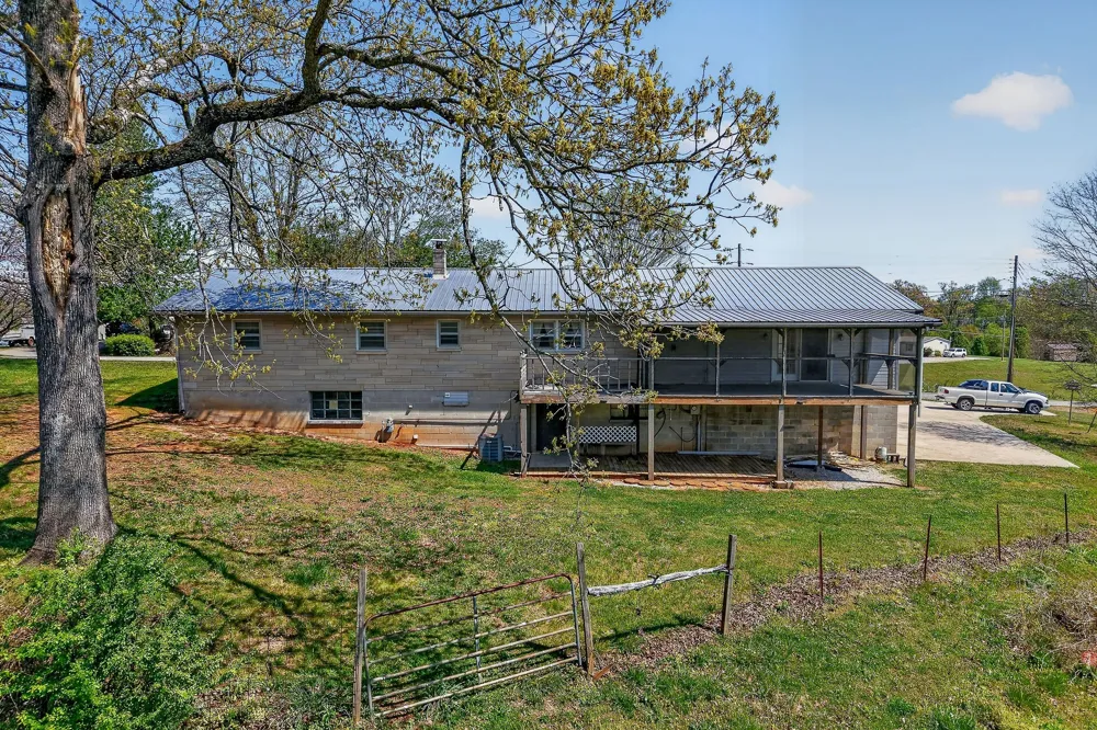 463 Franks Ferry Rd Sparta, TN 38583
