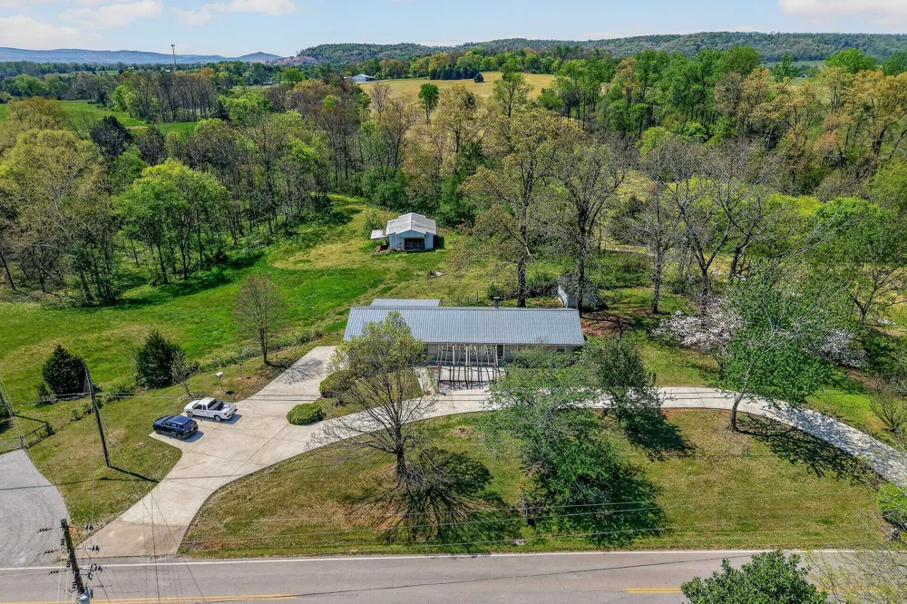 463 Franks Ferry Rd Sparta, TN 38583