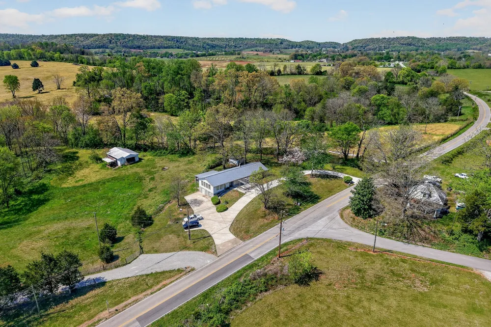 463 Franks Ferry Rd Sparta, TN 38583