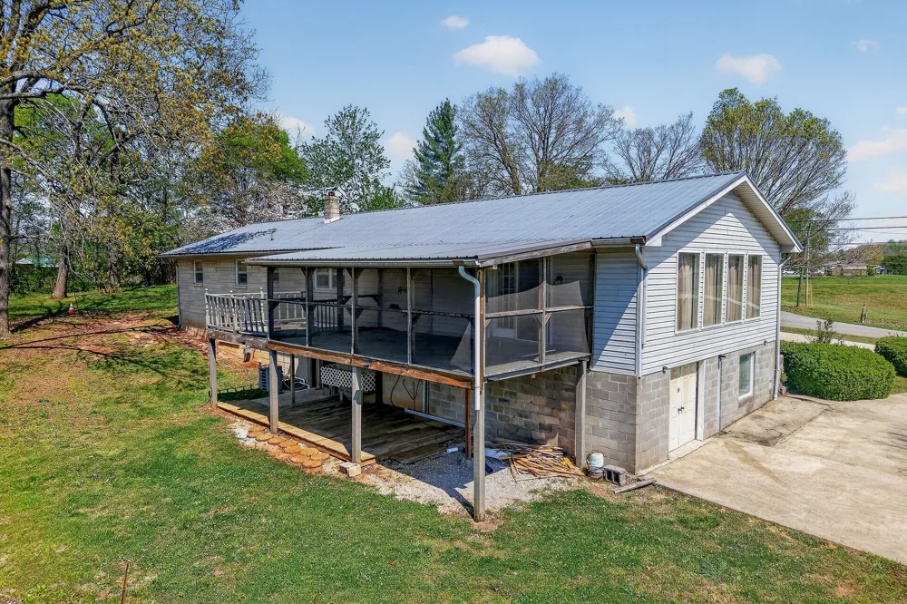 463 Franks Ferry Rd Sparta, TN 38583