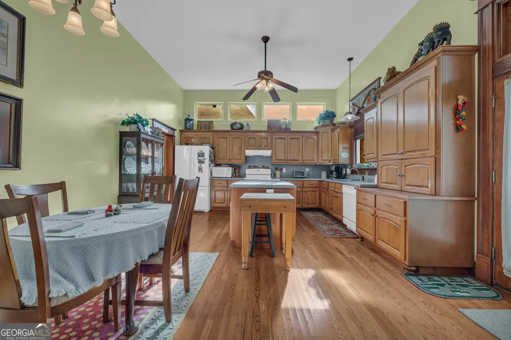 105 S Thomas ST Elberton, GA 30635