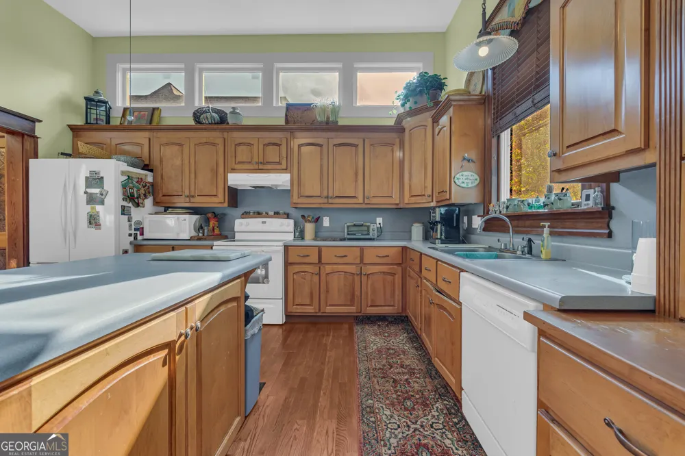 105 S Thomas ST Elberton, GA 30635
