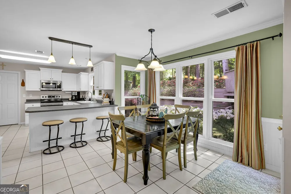 4616 Astible CIR NW Acworth, GA 30102