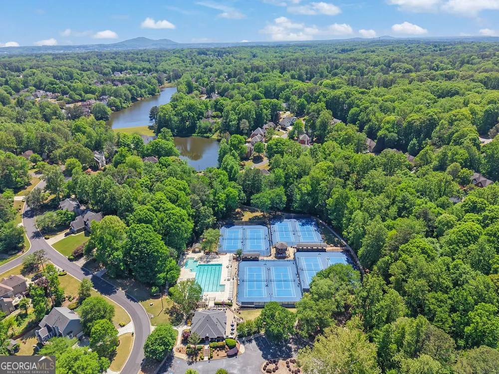 4616 Astible CIR NW Acworth, GA 30102