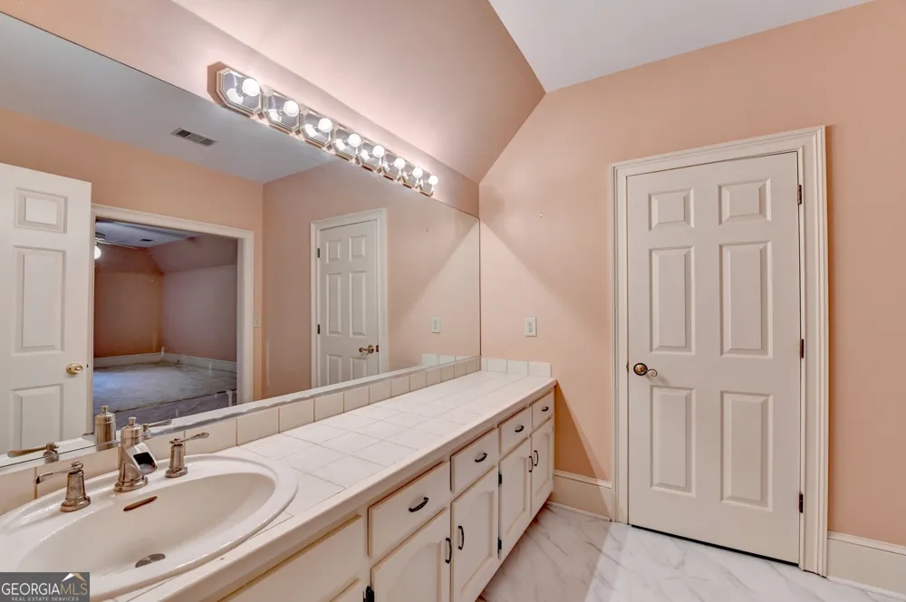 1000 Grayson PKWY Grayson, GA 30017