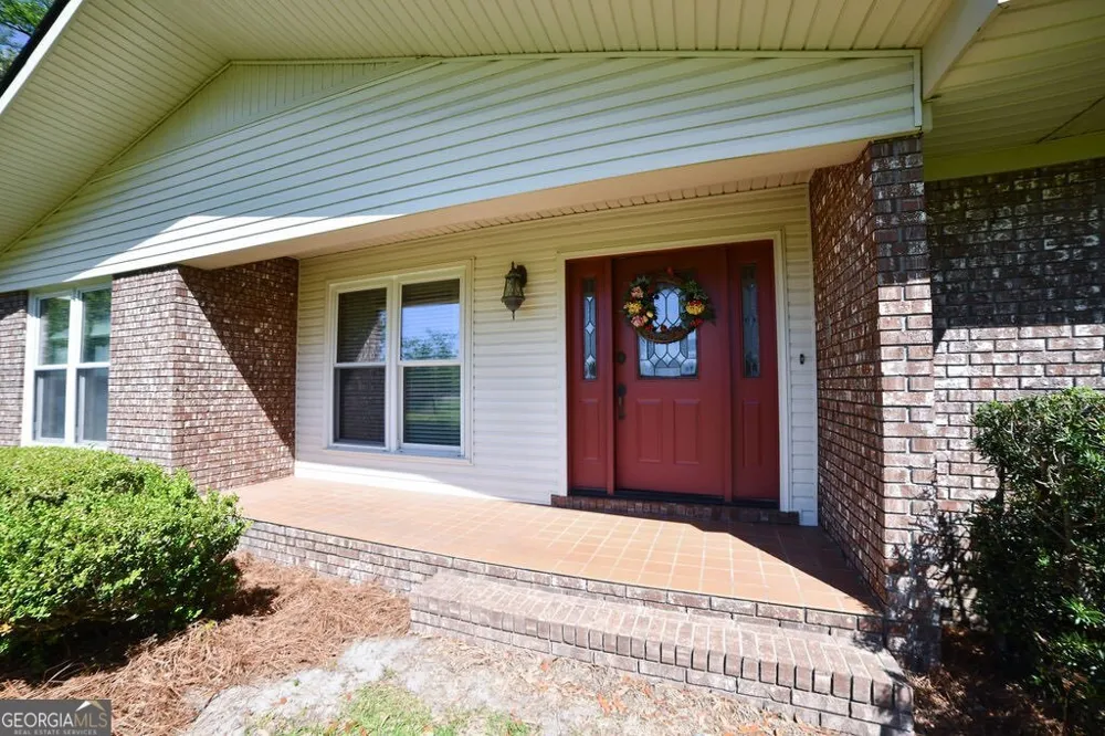 39 Adams ST Jesup, GA 31545