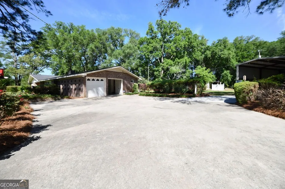 39 Adams ST Jesup, GA 31545