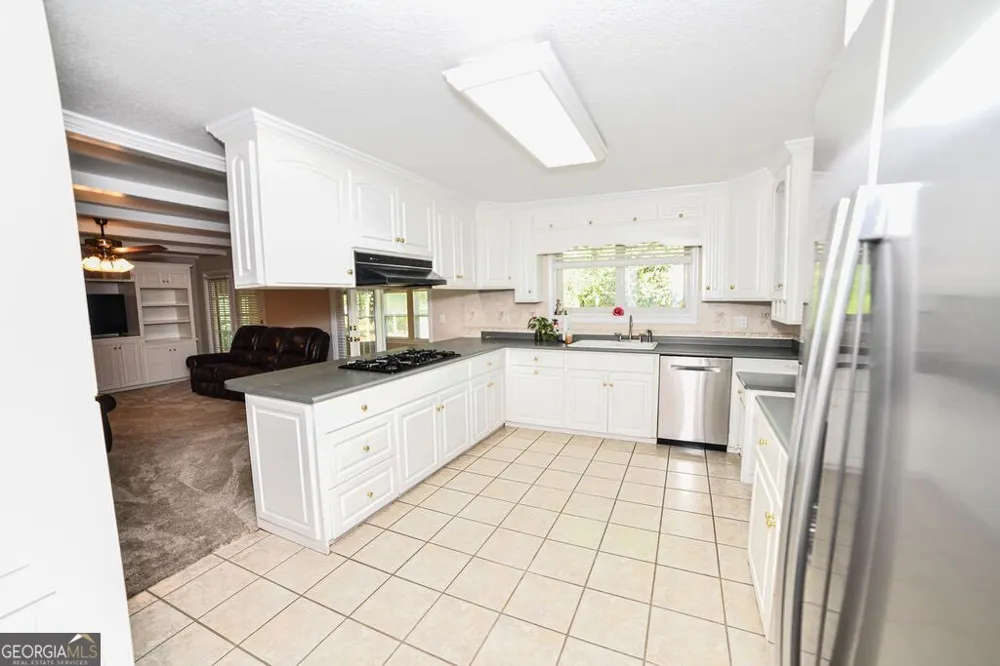 39 Adams ST Jesup, GA 31545