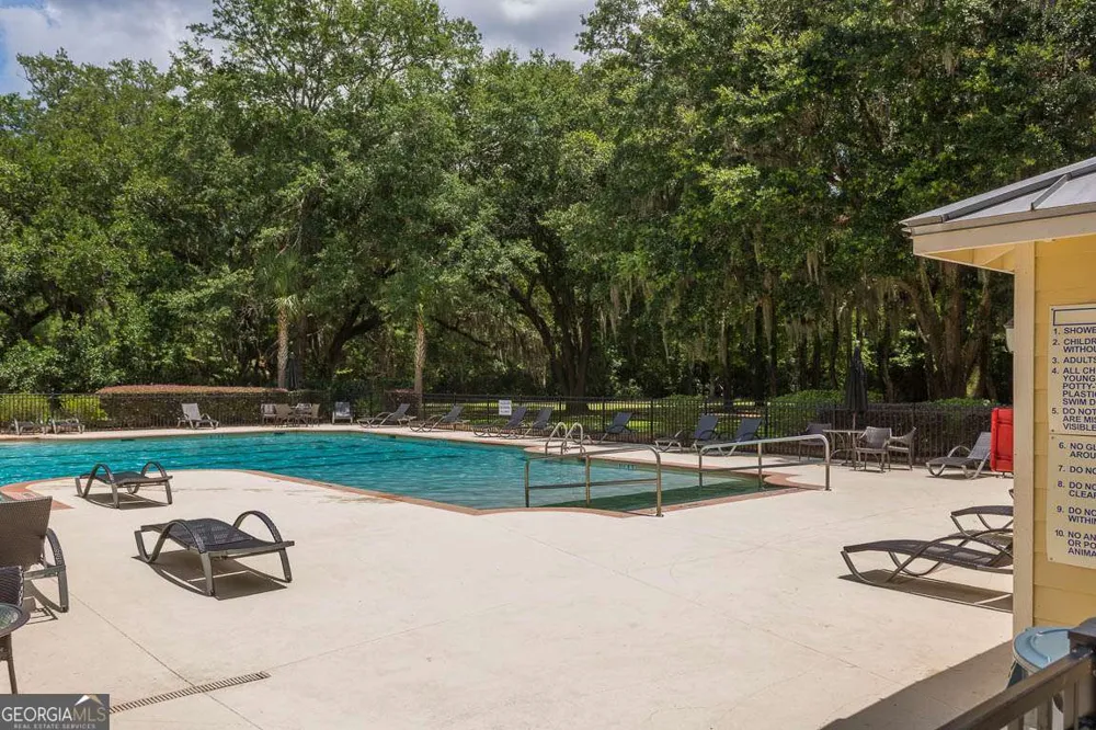105 Lone Pine CT Waverly, GA 31565