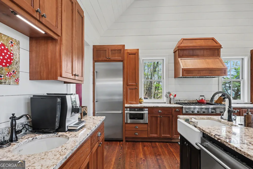 913 Tiger Pass DR Tiger, GA 30576