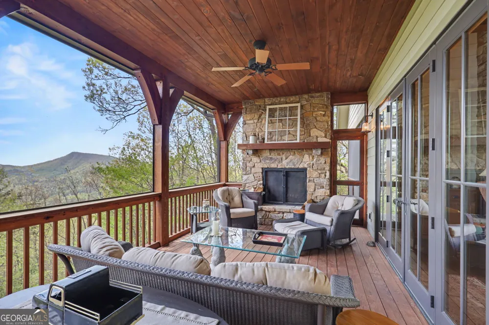 913 Tiger Pass DR Tiger, GA 30576
