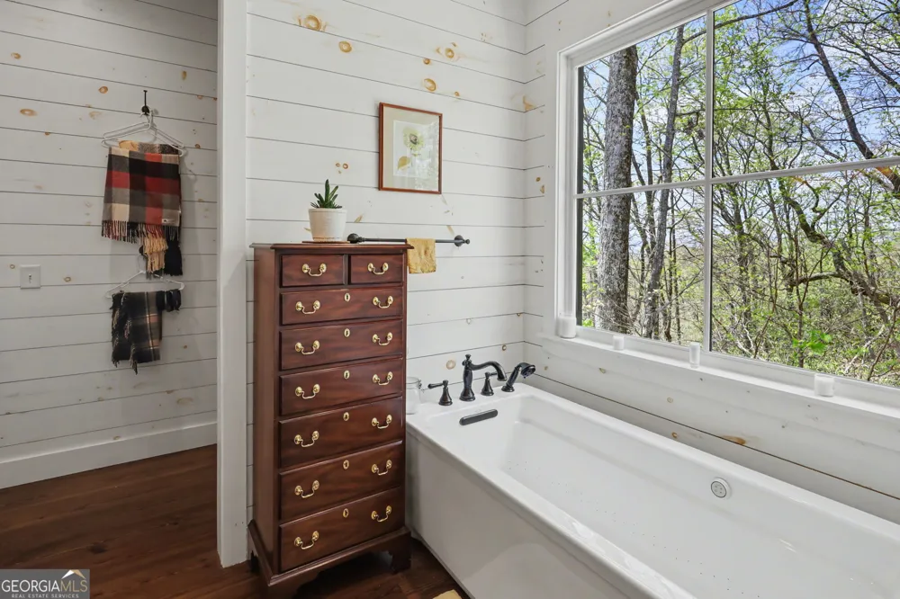913 Tiger Pass DR Tiger, GA 30576