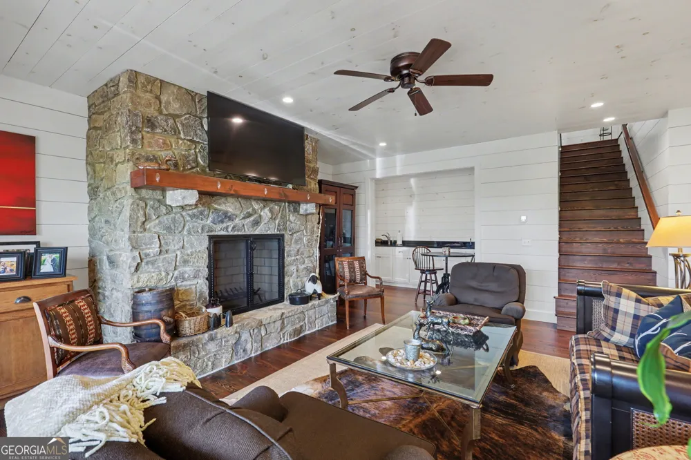 913 Tiger Pass DR Tiger, GA 30576