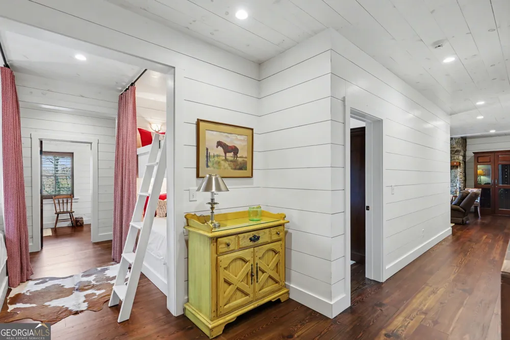 913 Tiger Pass DR Tiger, GA 30576