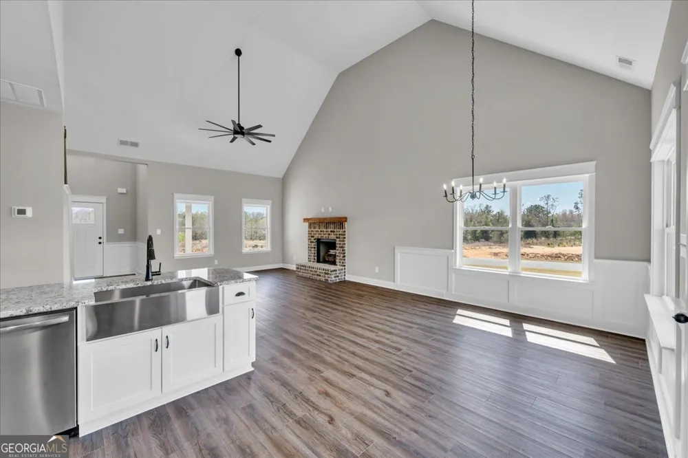 426 Burlington DR Lizella, GA 31052