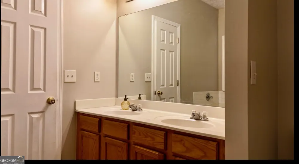 4911 Oak Meadow LN Oakwood, GA 30566
