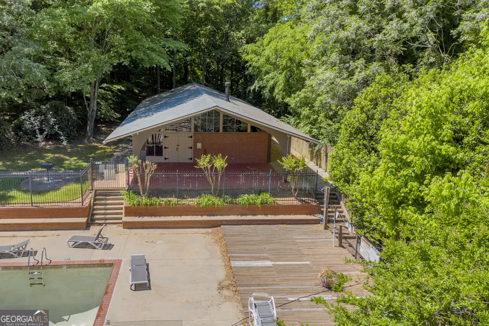 250 Little ST Athens, GA 30605