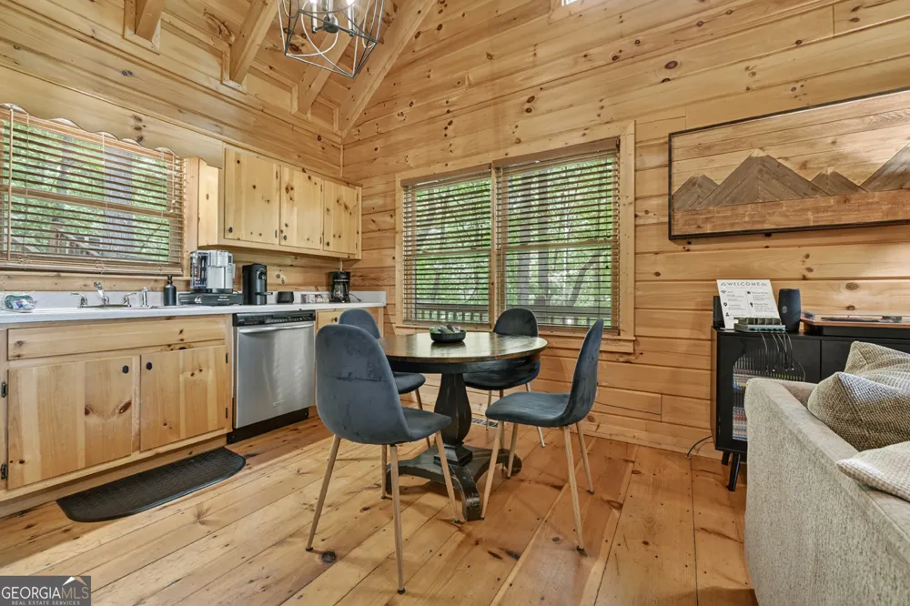 40 Joanna CT Cherry Log, GA 30522
