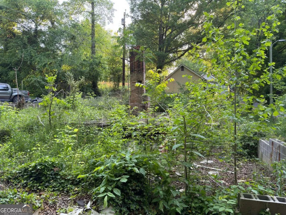 4 Circle DR SE Lindale, GA 30147