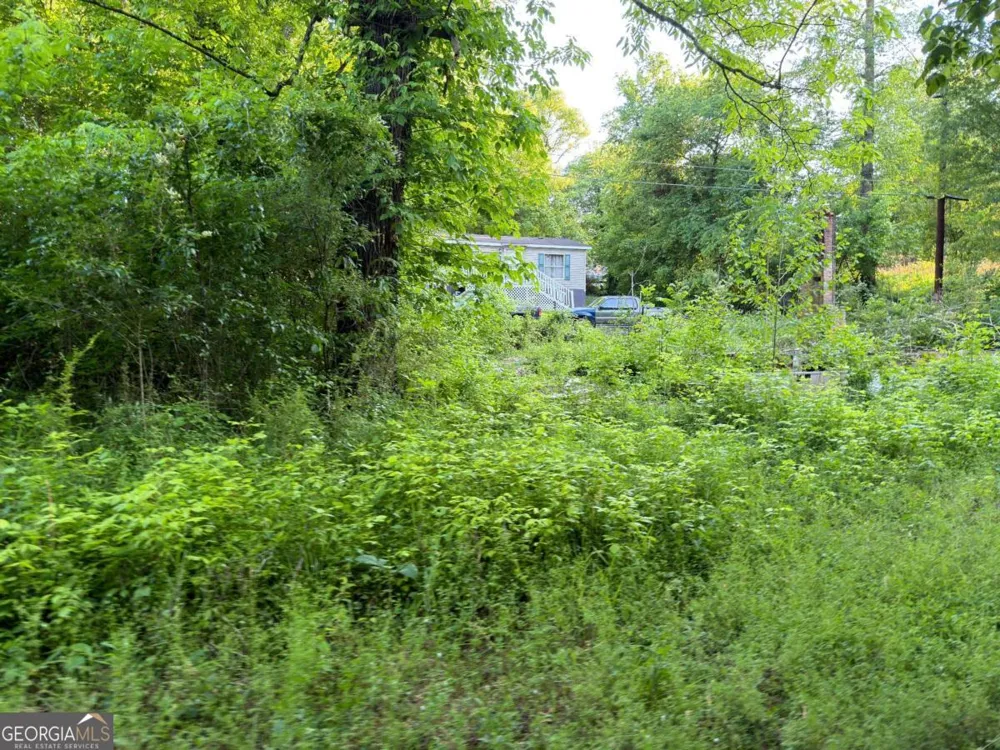 4 Circle DR SE Lindale, GA 30147