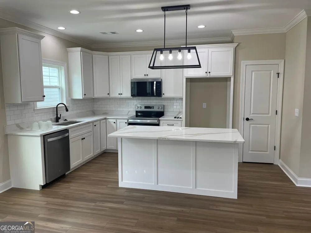 408 Village DR Dublin, GA 31021
