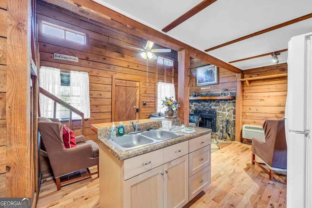 284 & 286 Duncan Bridge RD Sautee Nacoochee, GA 30571