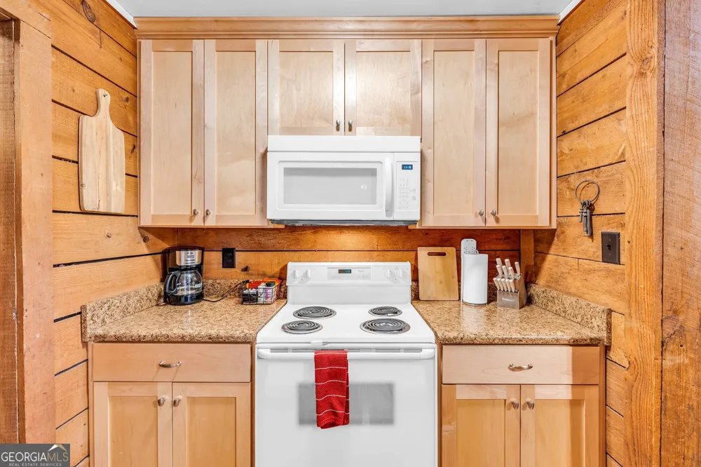 284 & 286 Duncan Bridge RD Sautee Nacoochee, GA 30571