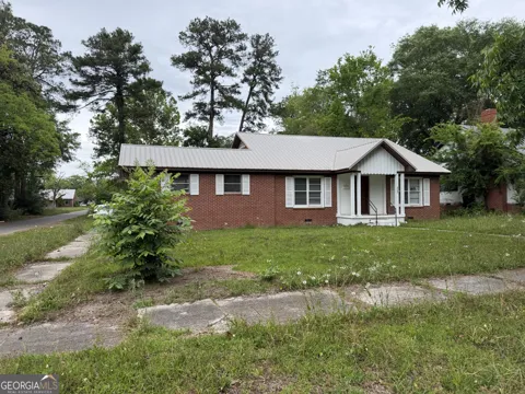 225 W Jessamine ST