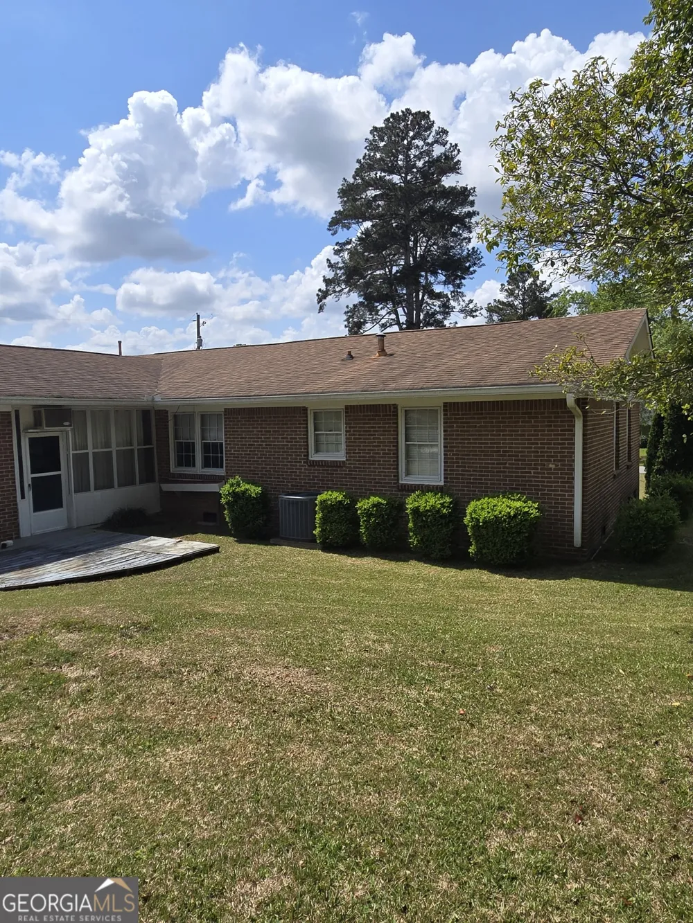 101 Skyline DR Barnesville, GA 30204