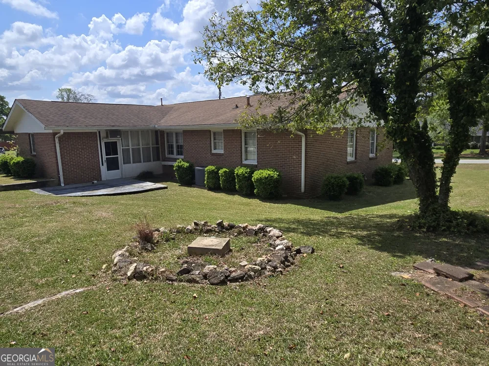 101 Skyline DR Barnesville, GA 30204