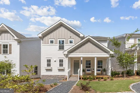 911 East Green LN