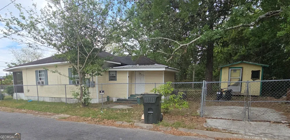 1227 Martin Luther King DR Waycross, GA 31501