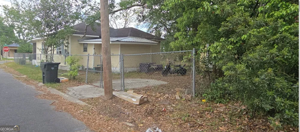 1227 Martin Luther King DR Waycross, GA 31501
