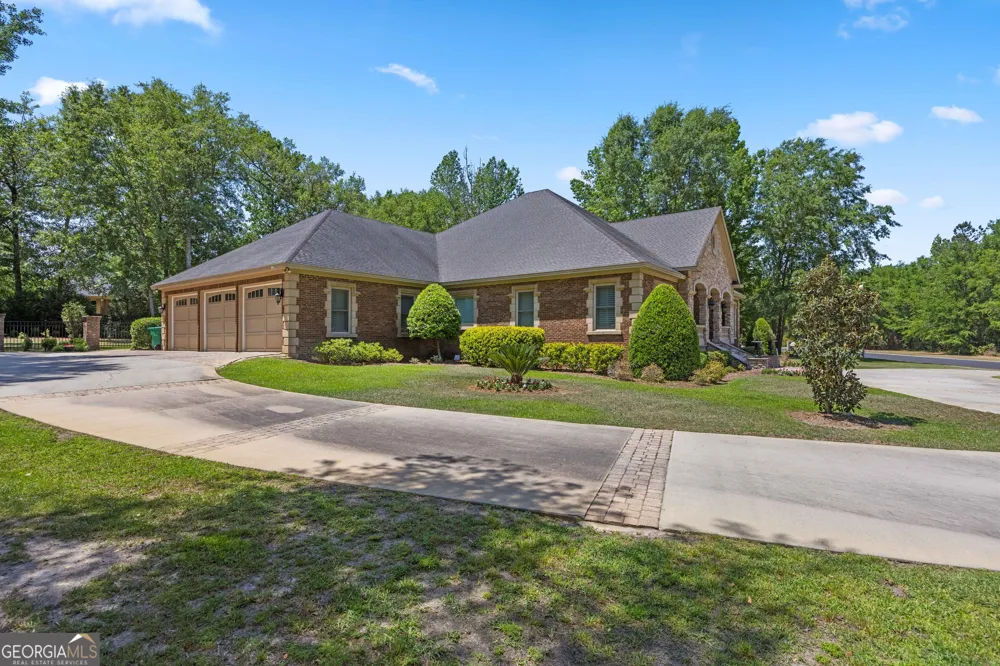 4223 Spring Branch CIR Valdosta, GA 31601