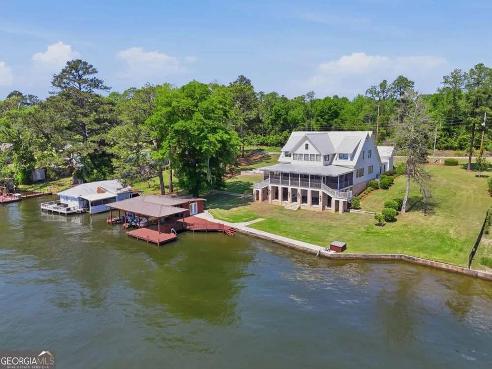 620 Lakeshore DR Cordele, GA 31015