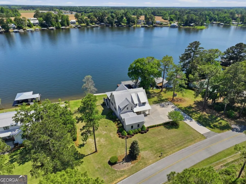 620 Lakeshore DR Cordele, GA 31015