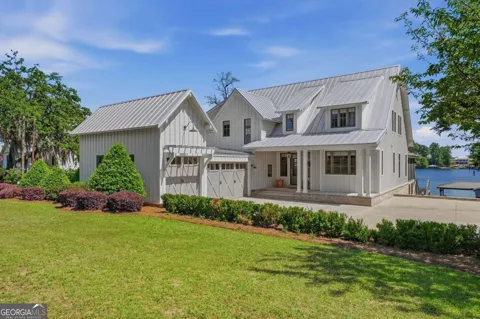 620 Lakeshore DR