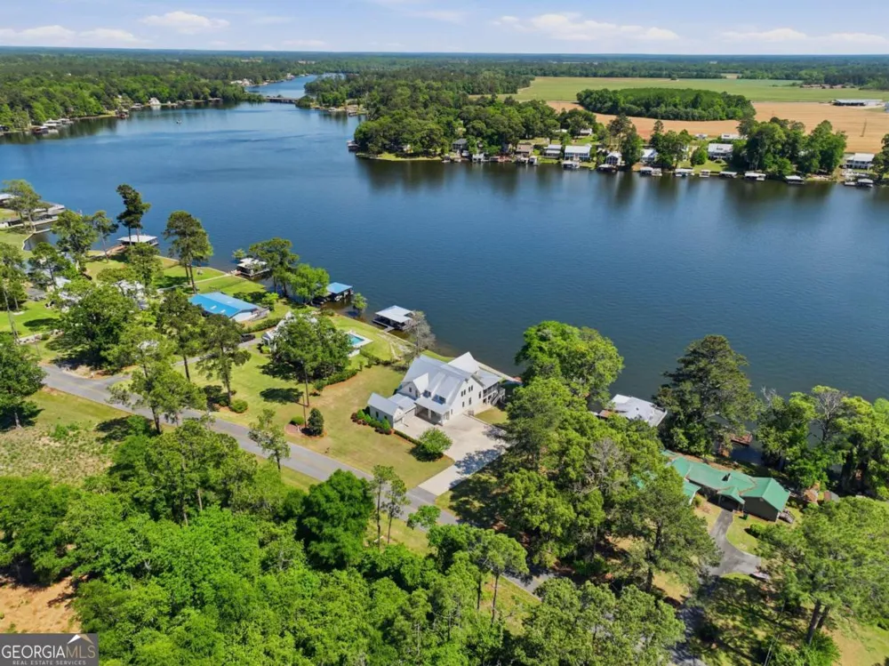 620 Lakeshore DR Cordele, GA 31015