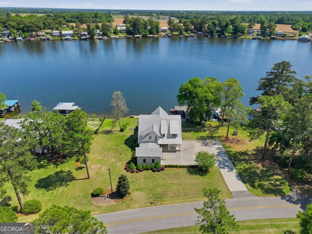620 Lakeshore DR Cordele, GA 31015