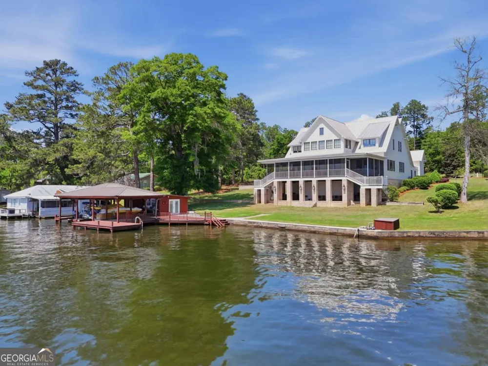 620 Lakeshore DR Cordele, GA 31015